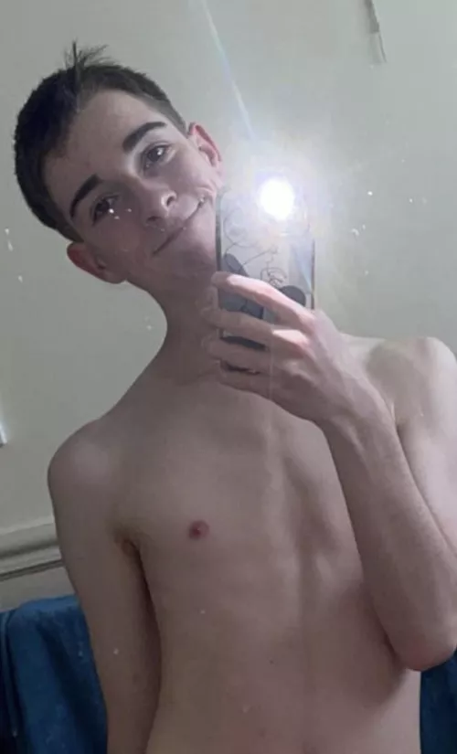 19, feelin happy by Bottom_bitch440