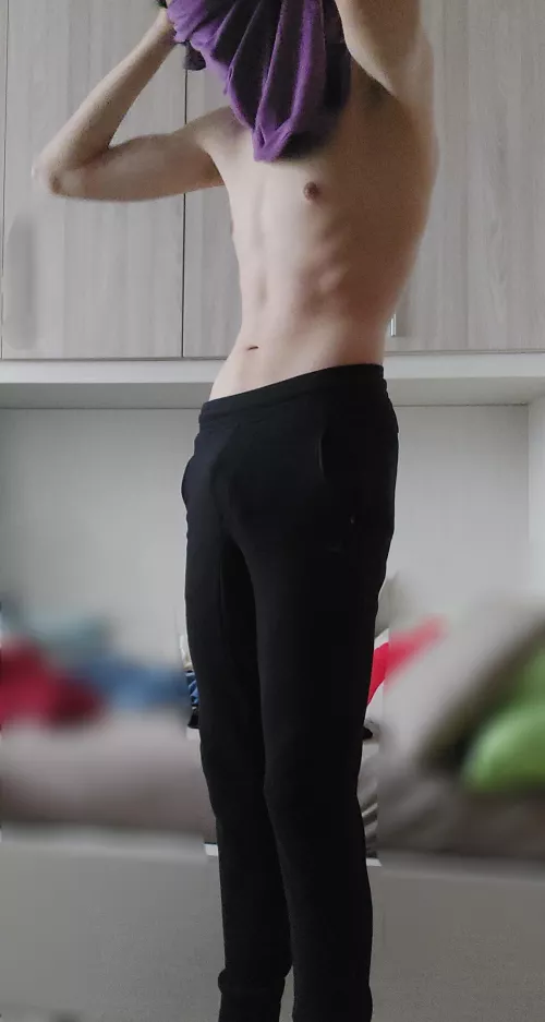 [19] I-I don't know why, I feel like someone's watching... by tdm4-d