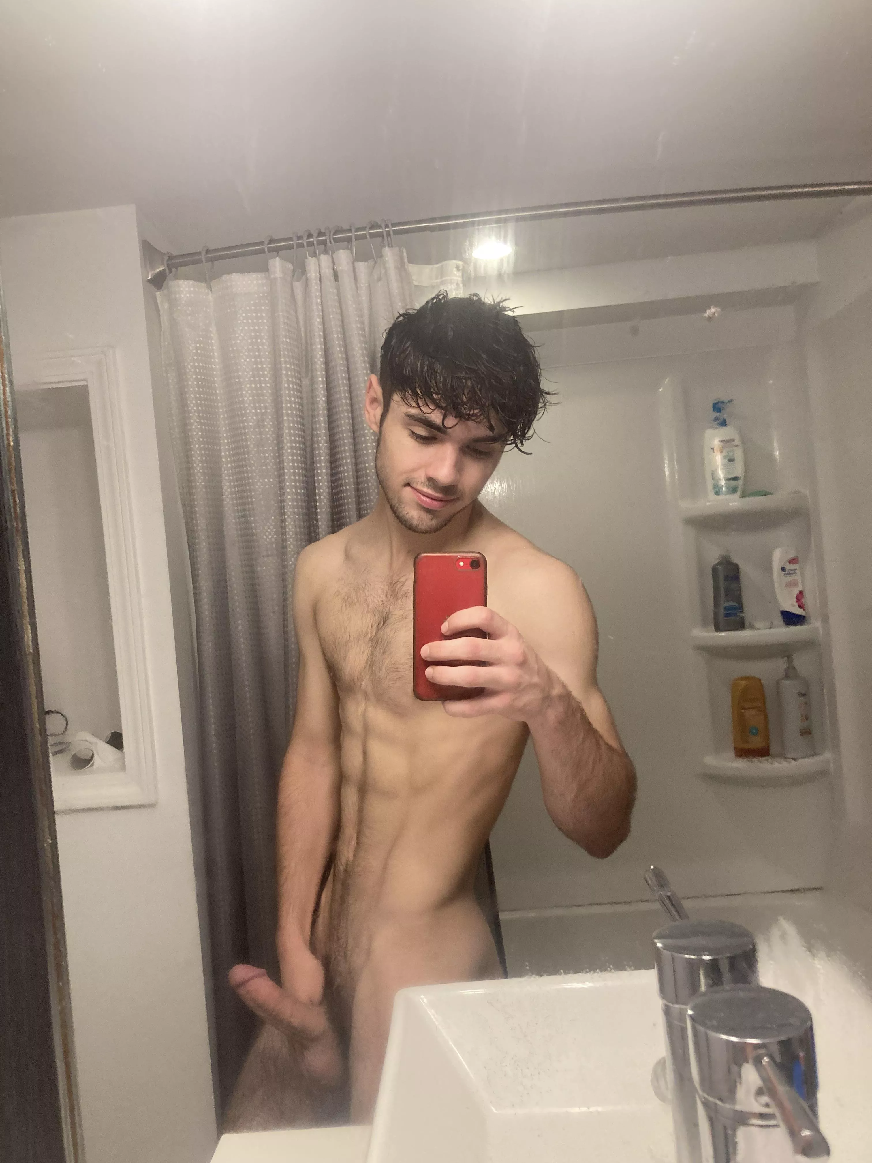 19 male from wentzville mo, any milfs around😈 or a nice little slut( girls only) posted by Striking_History_223