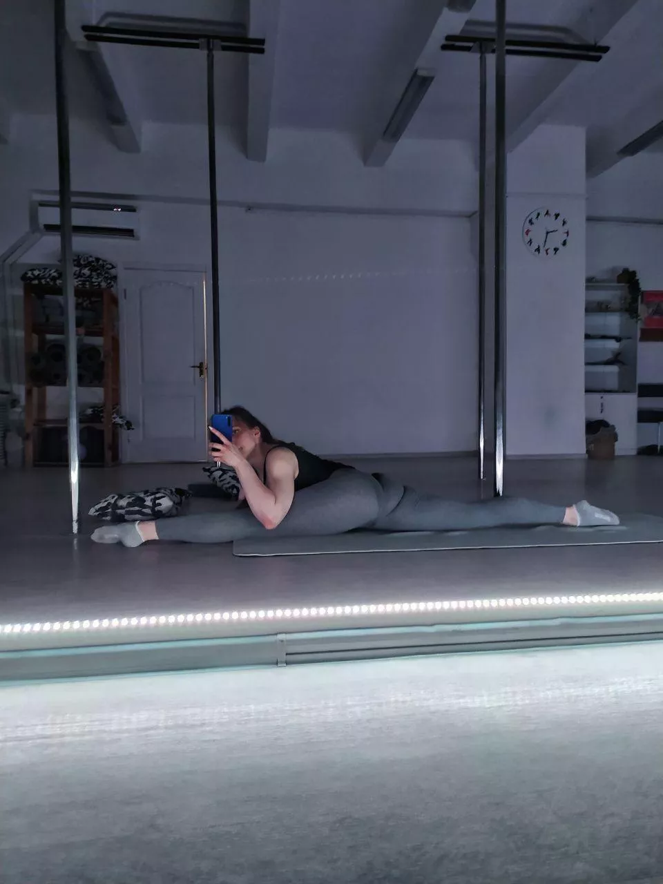 19 🥰 Phat ass girl 🍑 Always available to chat 🥰 My profile is FREE 🔥 Link in my profile and comments 🥰 posted by devils_smile0