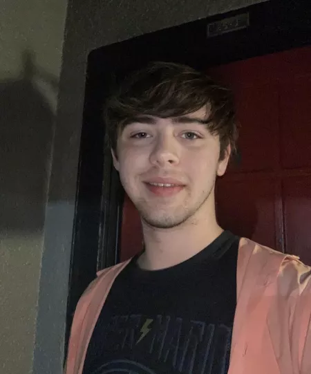 19. Sooo tired but still have one last smile to give by junkaccountWhynot