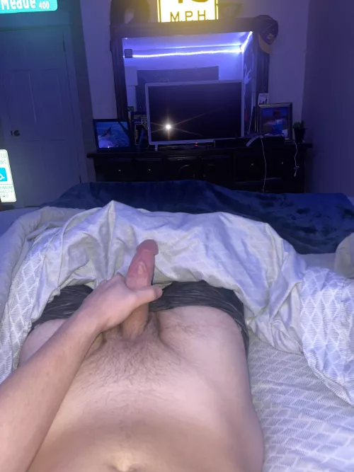 19 US college guy looking for around the same by Familiar-Sherbert502