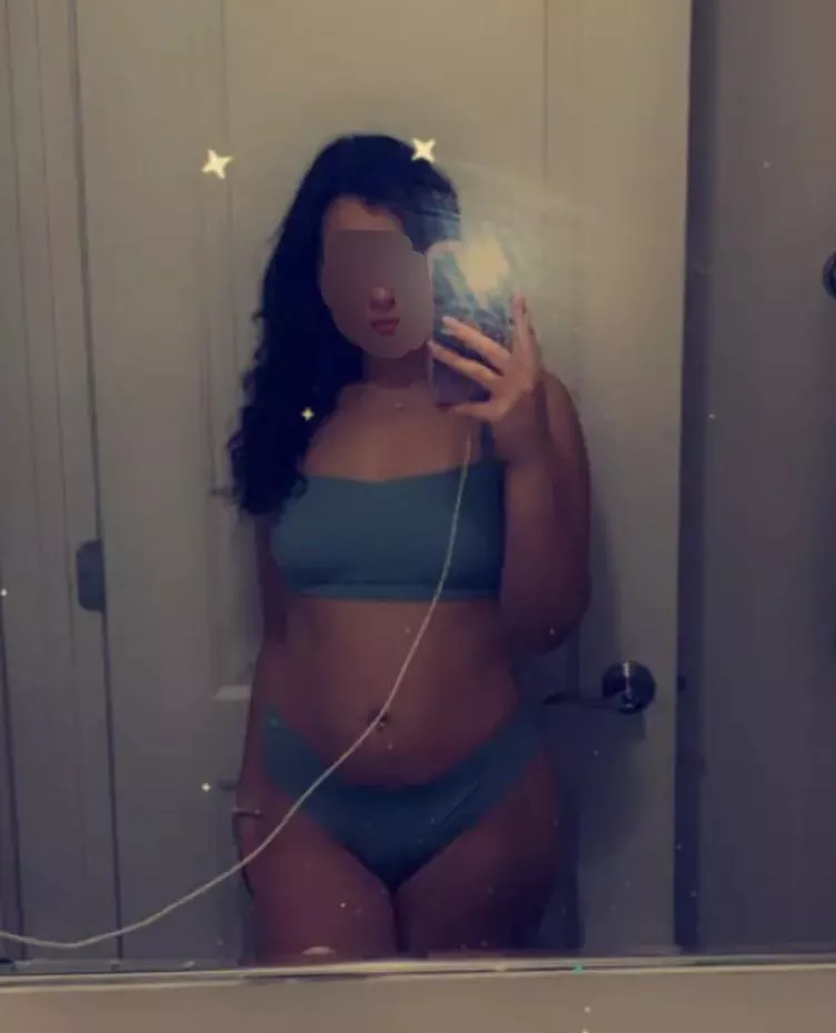 19F Hotwife . Looking in Nashville 🥳 posted by TunnelVisionBets