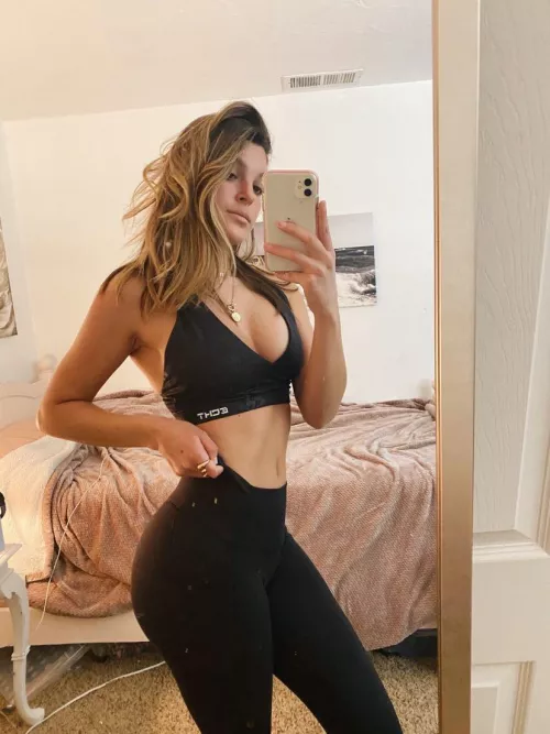 [19F] Would you spot me? 😛 by cutiepie1616