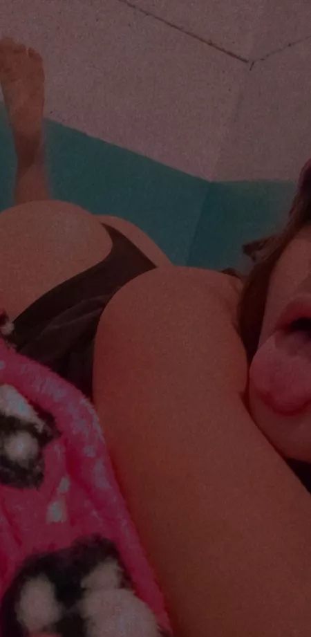 19[F]My Perfect Body, My Kik Babykaroo Add Me Daddy. by KaroxBaby