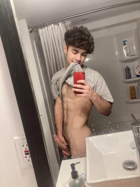 19m from Missouri any milfs want to have some fun?😈 by Striking_History_223