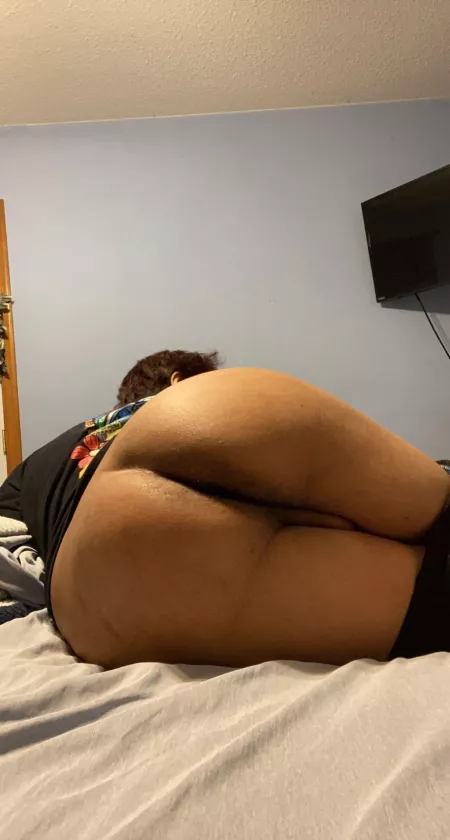19yo fat filipino ass. come fuck me im sad. by Garybi2