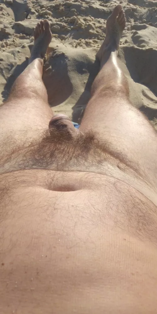 1st ti[m]e at nudist beach... by toy4her