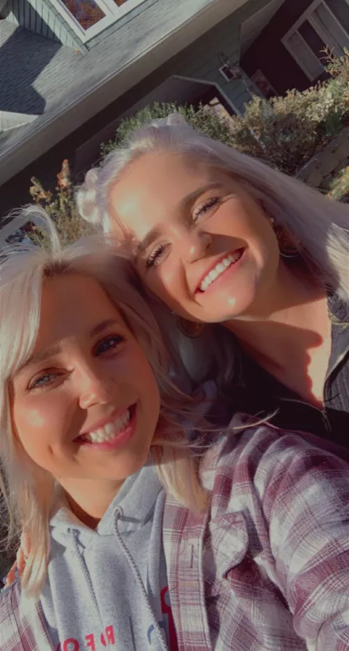 [2] Icy Blondes by apaleshot