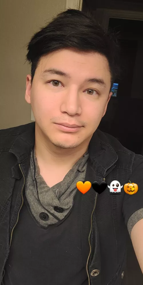 2 more days to go till the weekend, sleep in and play don't starve together 🎃👻🧡🖤 by pump_ka_boo