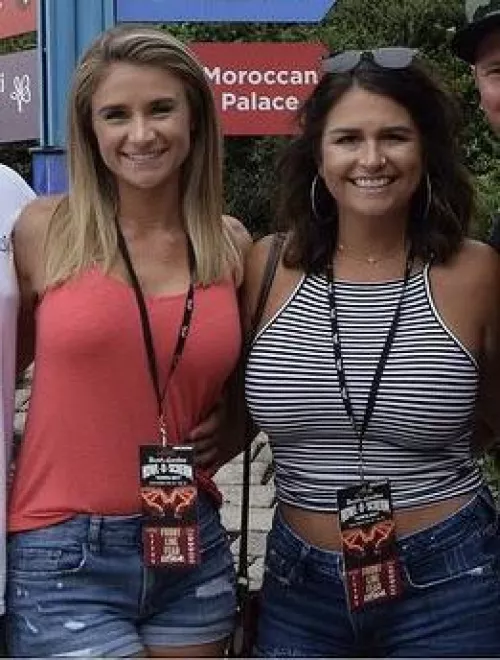 [2] sisters by carliengles