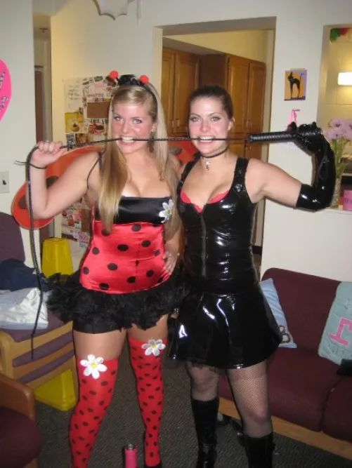 [2] which sister gets your blood flowing? by Totallyfun719