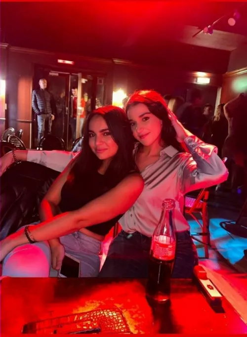 [2] who are you choosing? by Bouchra69