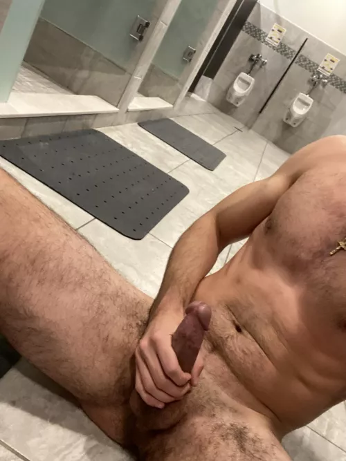 20, just jerkin it on the locker room floor naked. they really need to let me workout naked too. by tnmntna