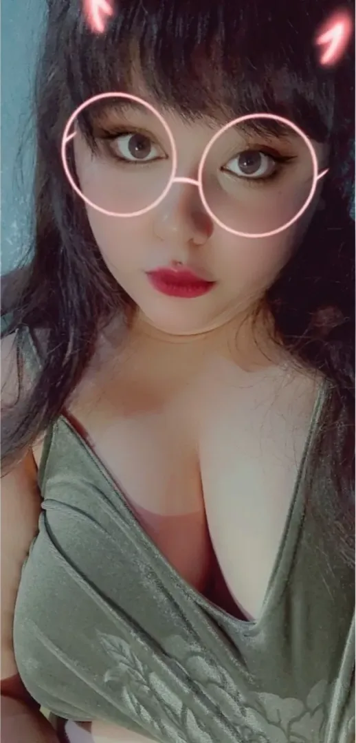 20 online, openminded girl looking for a daddy posted by TheBondMei