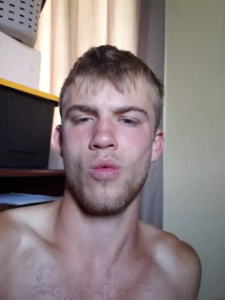 [20] Unkempt morning self by viola_powers