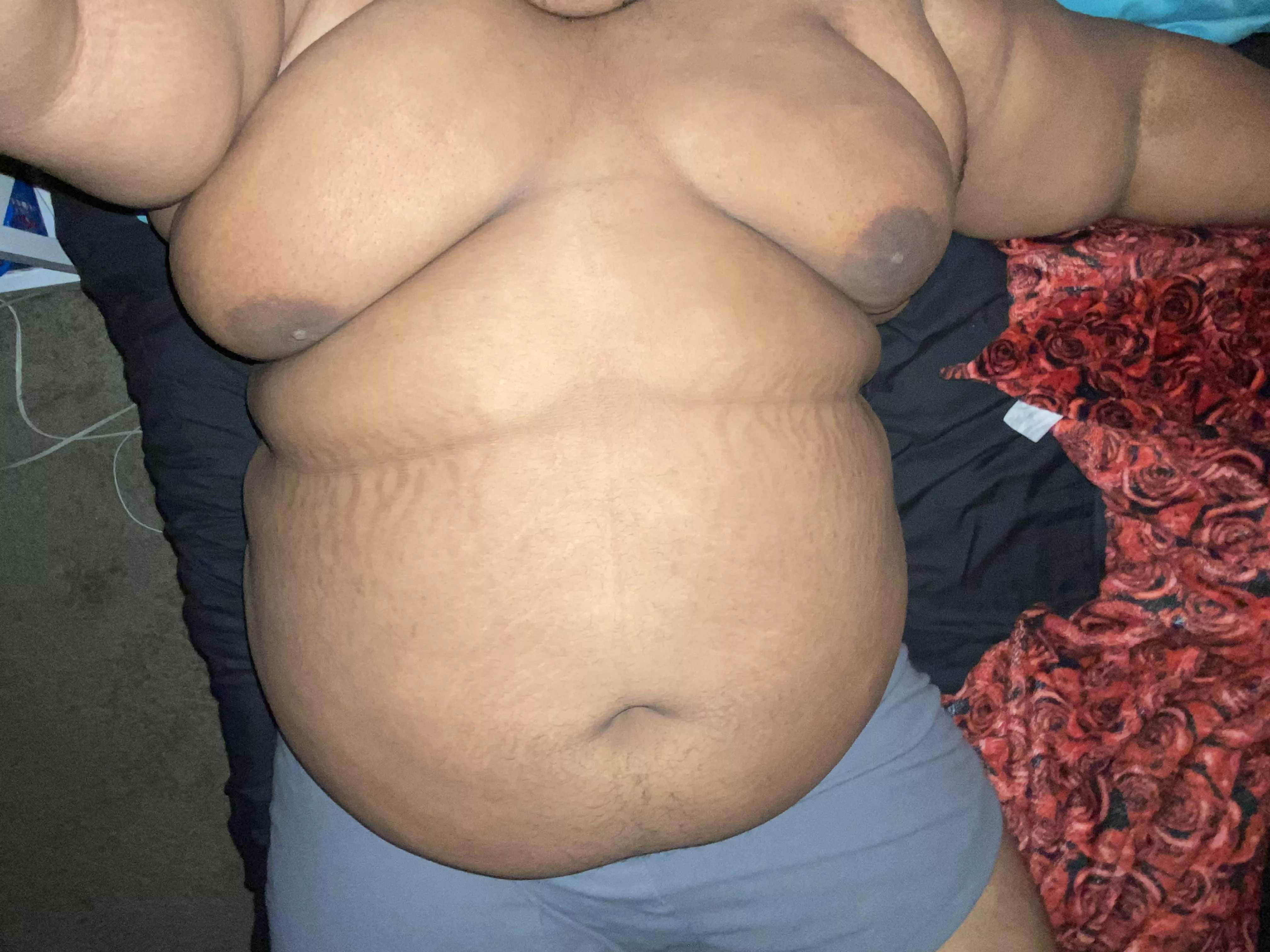 [20] who would come cuddle with me? 🥺I’ll make sure to keep you warm😉 posted by IcedChocolateWater