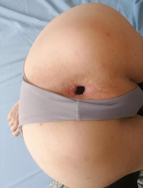 20 year old sissy butt slut. Are there any doms who want to gape my ass? by SissyAnalSlut01