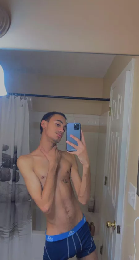 20 yrs old Hey 😏 by Isaiaha1201