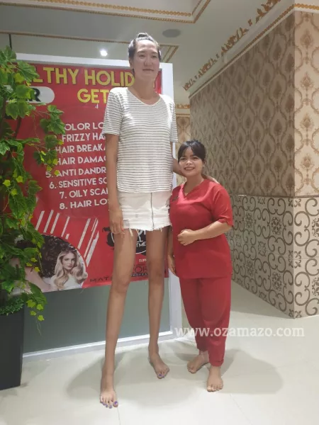 205cm Long Tall Renny in Bali (Indonesia) by big_cedric