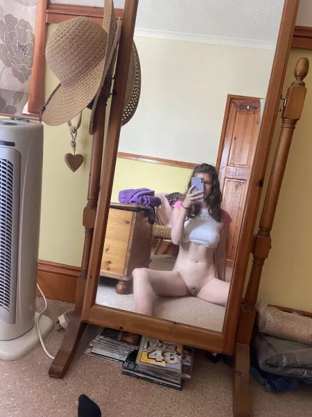 20f what do you think of my lil crop top? 😝 by stasassyyonlyfans