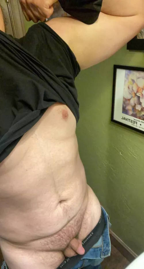 (20M, Bi, Top, Muscle chub) Any fem cuties wanna exchange on snap? by bigbear3585