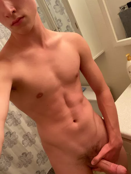 (20M) Bored on a Friday, send me a chat if you wanna talk ;) by Shy_Guy65