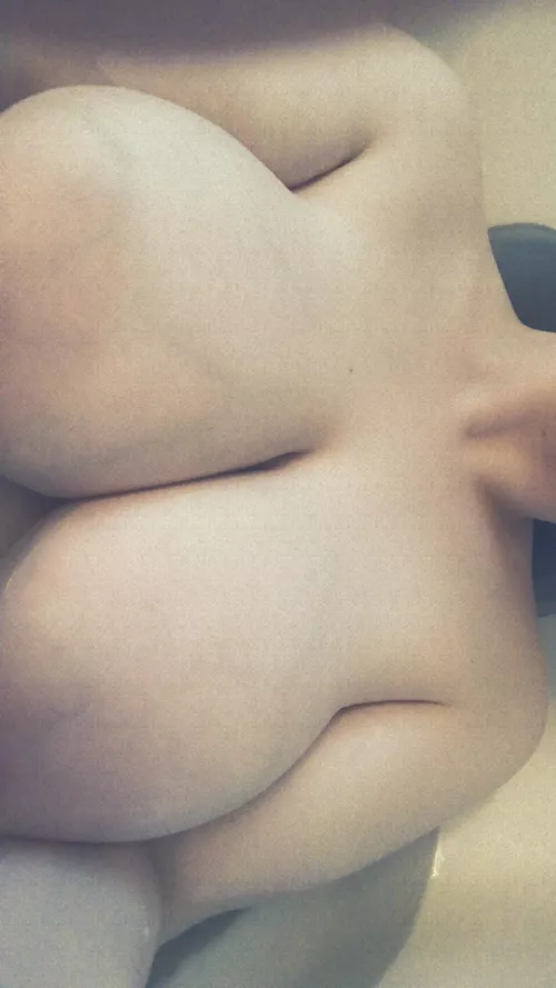 21 F looking forward a proper rating!! Do I have enough to work with? by marlo-babe