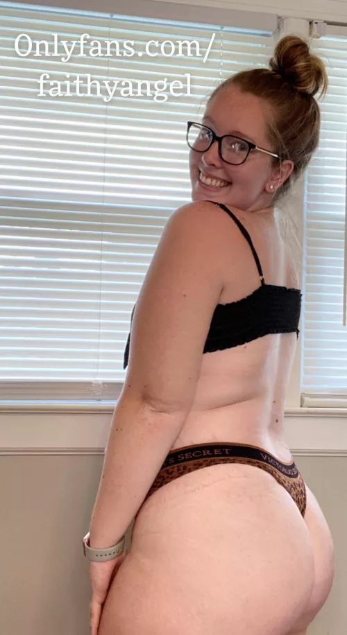 21 Female. Thick. Ginger. Grey eyes. Small tits. Big ass. $5 OnlyFans. Link on Pic😘 by faith_courtney