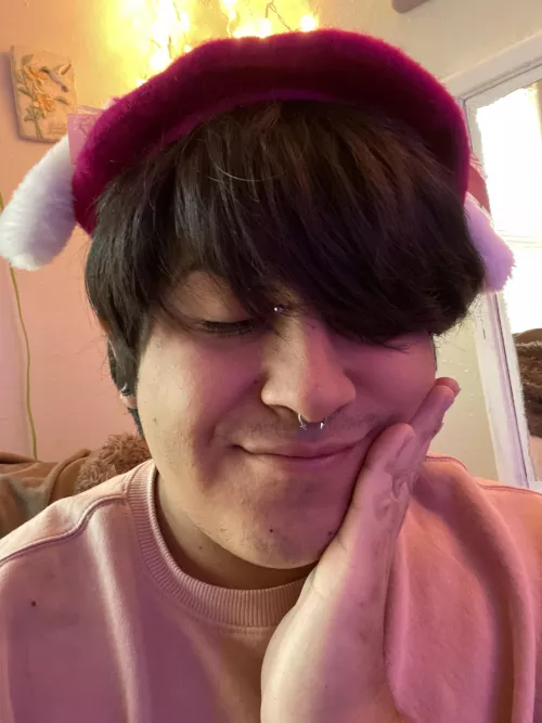 (21) got a new beret today and i'm obsessed 🥺 reminds me of niCo's beret from doa6 by throwaway_20007