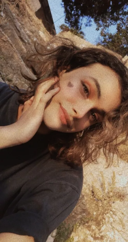 [21] hello everyone, first post here 🌸💜 by Adel_valens