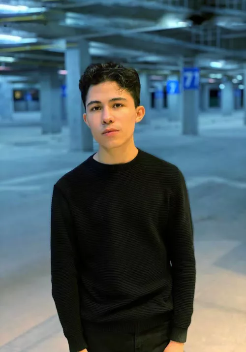 21 Hi! Anyone down for a chat? 🥲I’m so bored by Dahrzzz