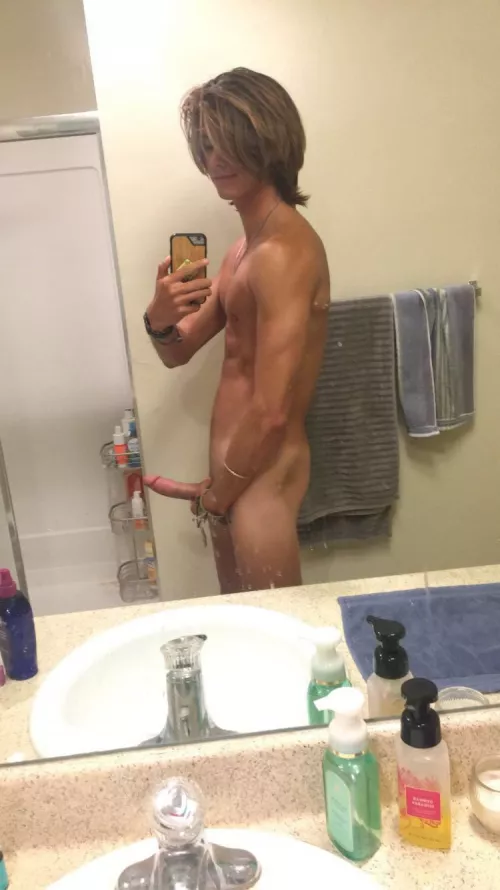 21 (M) college boy ;) whatcha think by Stormcloak_5urfer