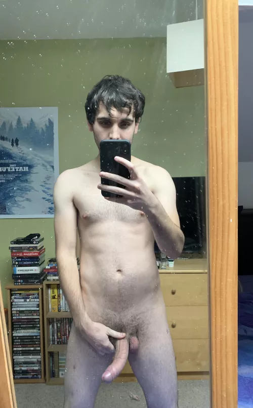 21 Need someone to play with by eavdrob