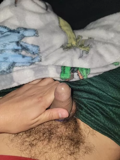 [21] skiing makes me small by Reedlepoint_25