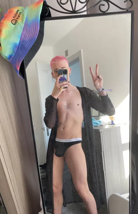 21 Twitter whosdgay_UwU and OF in comments 🥺🥺🥺 by Previous-Tax6019