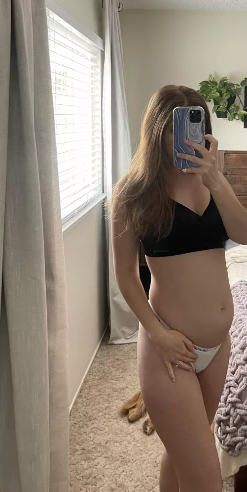 21 weeks pregnant by strawberrykake