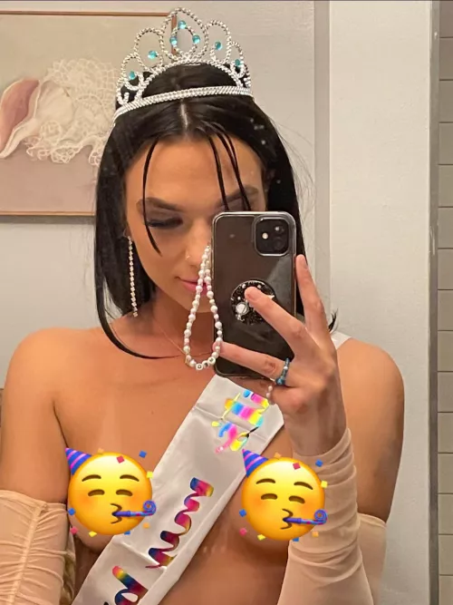 21 with tan lines by modelxmeg