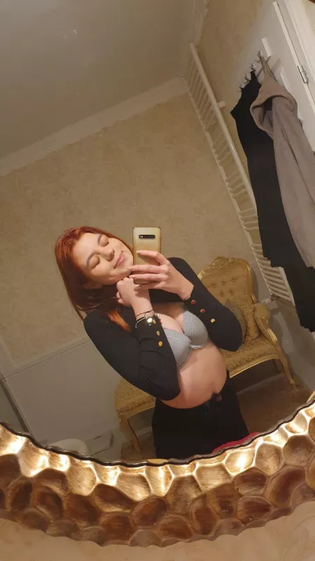 21[F4M][kik]♥adelinenova11♥Sending my sextape to whoever upvotes just because i’m horny (my autoreply is on) 😘 by yxxxxccggffds