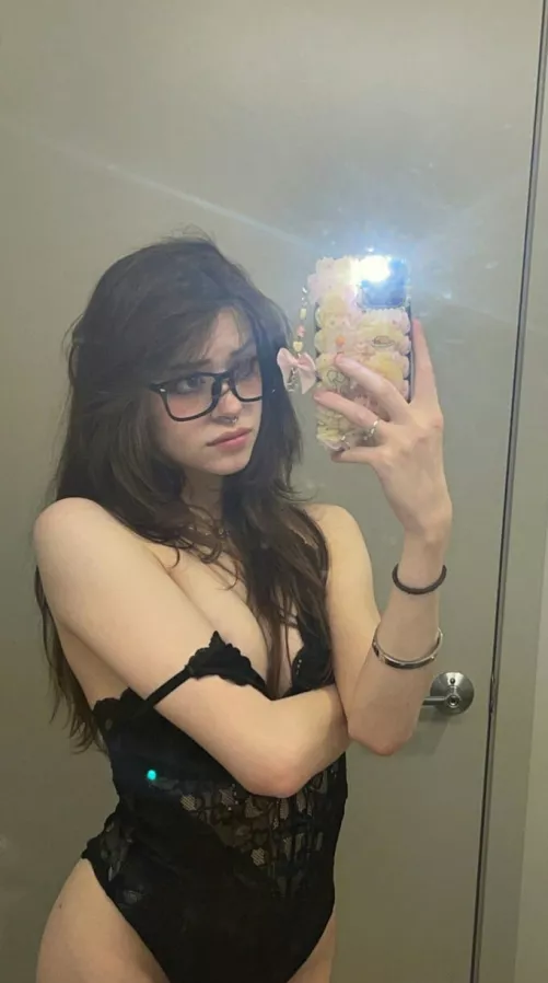 22 [F]Will give you anything you desire, I'm into anything you want me to be, I'll sending u nudes and videos to make u satisfy @sweetylevi by Superlevi1