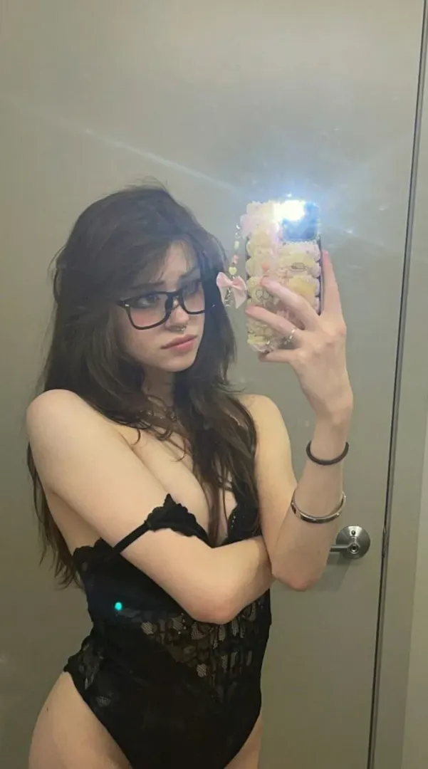 22 [F]Will give you anything you desire, I'm into anything you want me to be, I'll sending u nudes and videos to make u satisfy @sweetylevi posted by Superlevi1