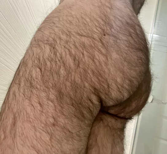 22 in shape with a big tight furry bubble butt. 😈 I’m horny as hell, DM me or add my snap: FunFurryBubble by Funfurrybubble