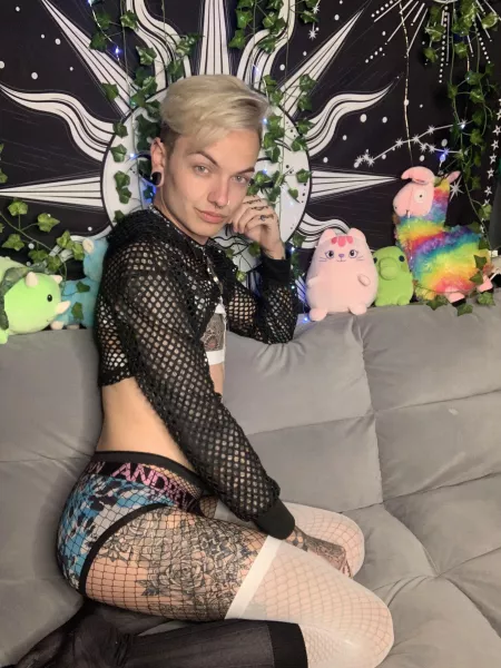 [22] say hi 😝 by PrinceFemBoi