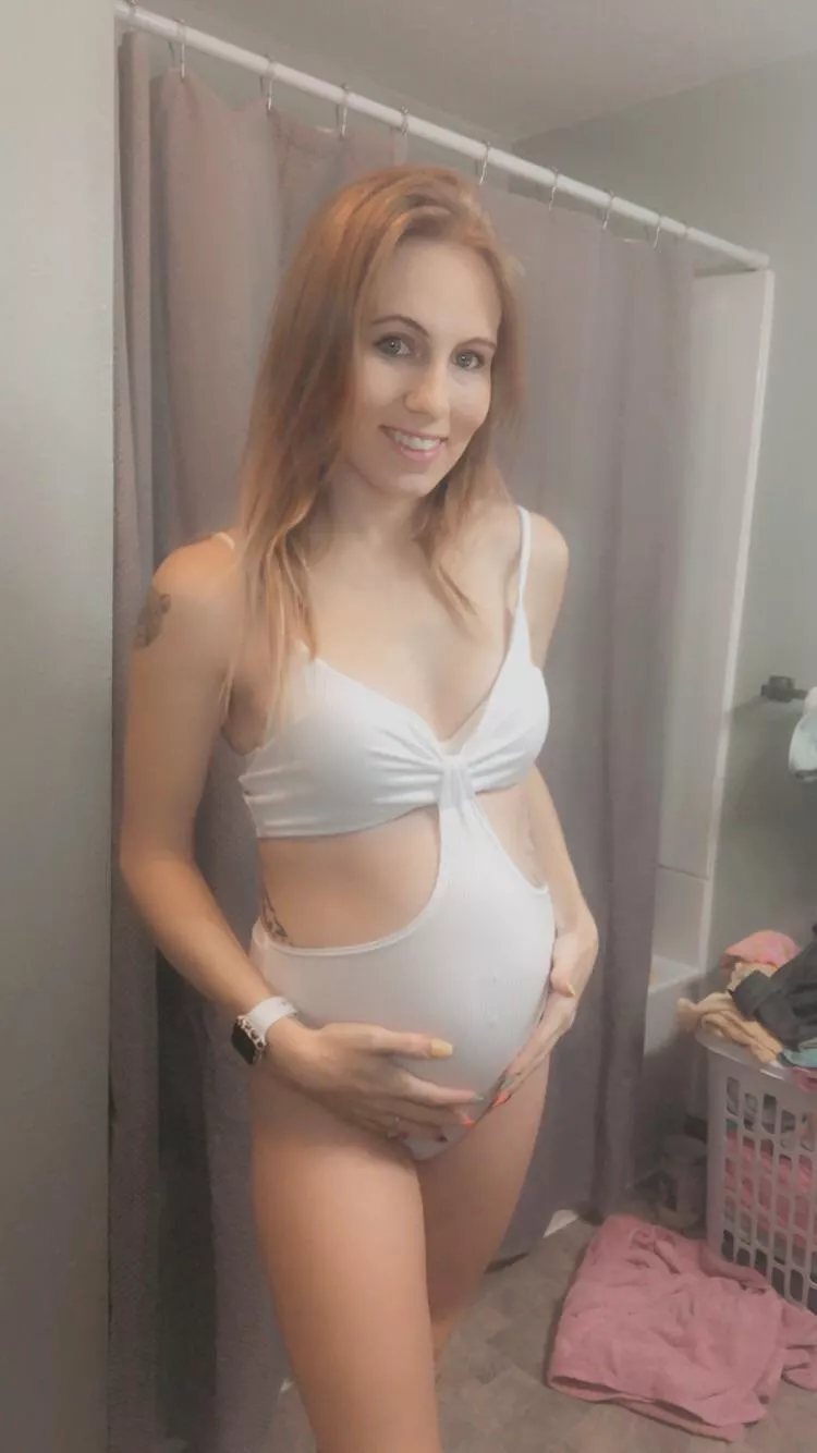 22 weeks 🤰 posted by Misslyssgotthis