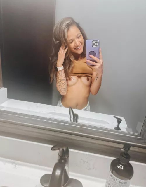 22 year old petite Asian college student. Would looove for you to cum join the fun😻 link in comments🙊 by erikabrantmeier