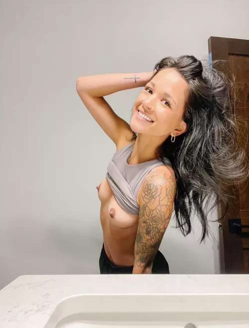 22 year old petite Asian college student. Would looove for you to cum join the fun😻 link in comments🙊 by erikabrantmeier