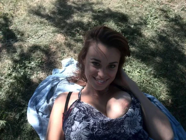 22F looking to have fun kik me :barbvg by Barbaravino7