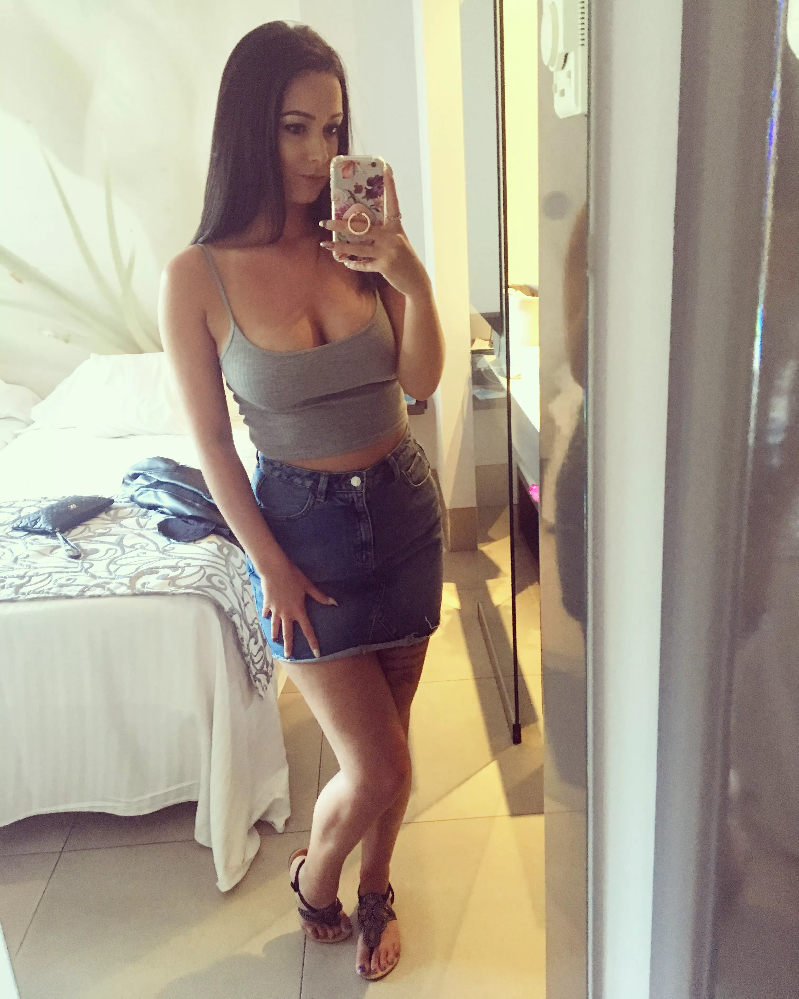 22F[Selling]Big tits white girl❤Hot nudes and vids of me Also/Sexting Kik me:sylviafow posted by Sylviafww