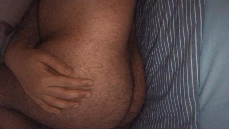 22M, 6’1 Hairy beefy brown😉🐻 bottom bear for 18/21 twink tops😈 Sc: Sammy_472 by Sami_472