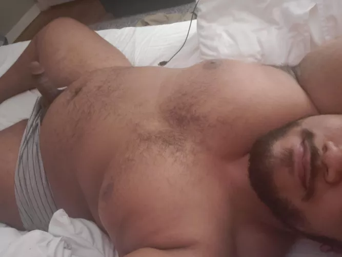 22m Wish I had someone to play with. Anyone wanna chat? by belak6528